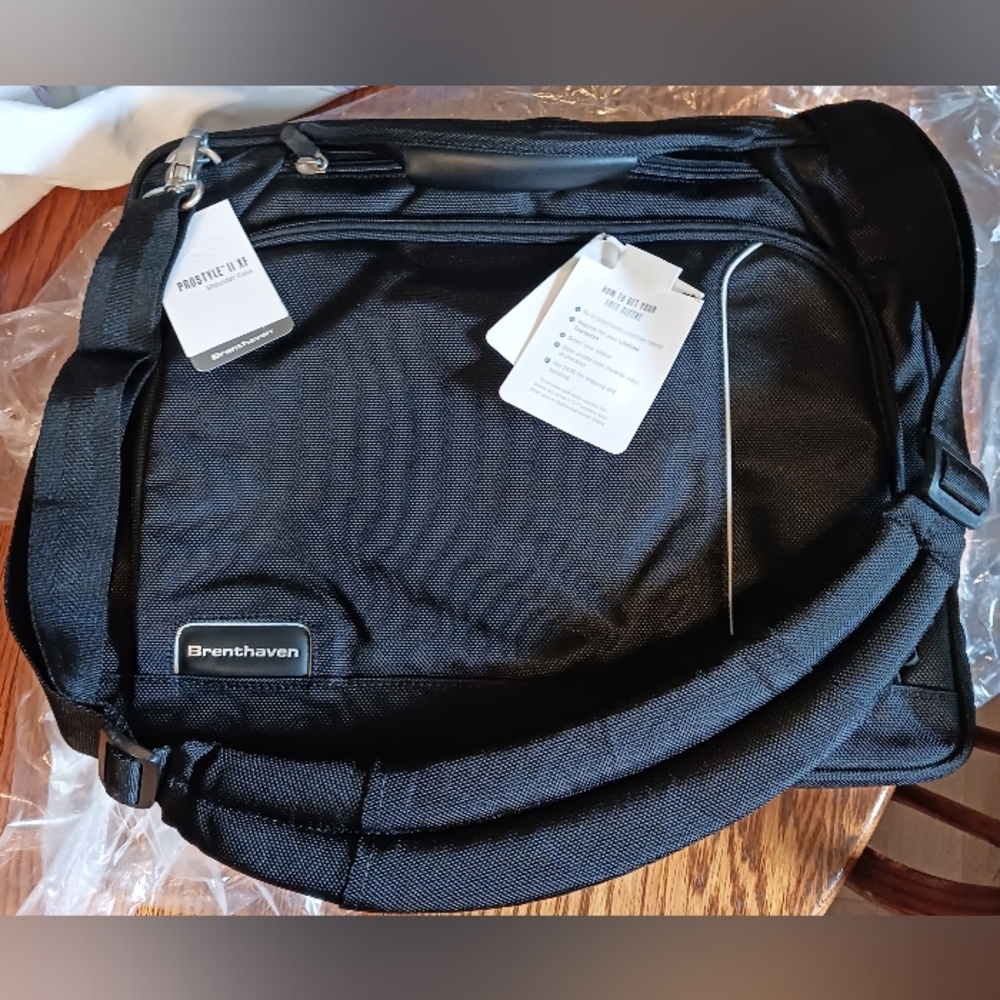 Brenthaven Prostyle II XF Shoulder Case NWT